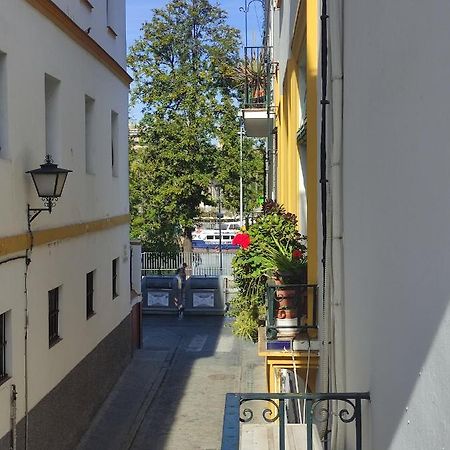 Апартаменты Vive Triana Севилья Экстерьер фото